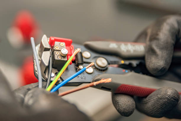 Best Electrical Troubleshooting Services  in Oswego, IL